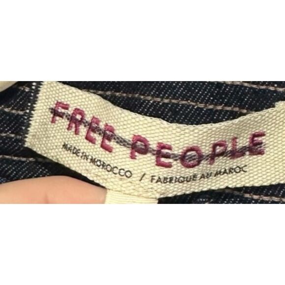 Free People Denim Jean jacket Long Sleeve Button Front Car Coat small NEW - Picture 7 of 7